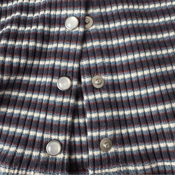 LEVI’S Britt Long Sleeve Pearl Snap Knit Top Cropped Ribbed Scoop Neck Y2K XL - Picture 11 of 16